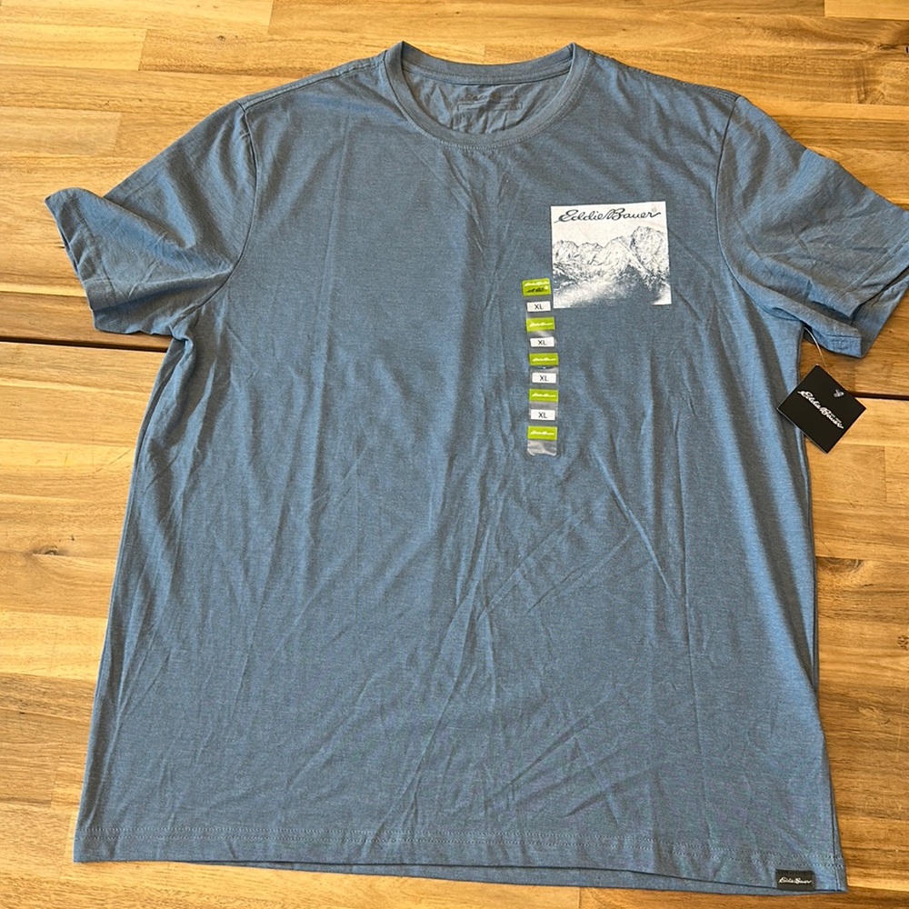 <3 NWT! Eddie Bauer T-shirt